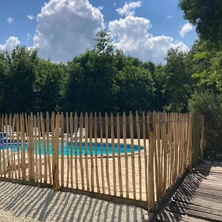Le Bois Fleuri : Ensemble De 3 Avec Piscine Pour 18 Personnes