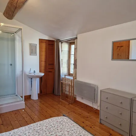 Le Bois Fleuri : Ensemble De 3 Avec Piscine Pour 18 Personnes 度假居