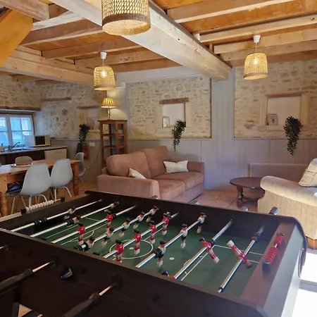 Le Bois Fleuri : Ensemble De 3 Avec Piscine Pour 18 Personnes Holiday home