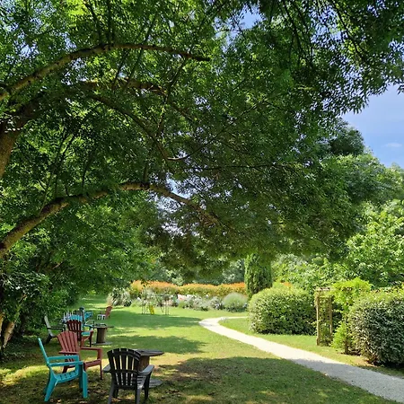 Le Bois Fleuri : Ensemble De 3 Avec Piscine Pour 18 Personnes 度假居 Saint-Crepin (Charente-Maritime)